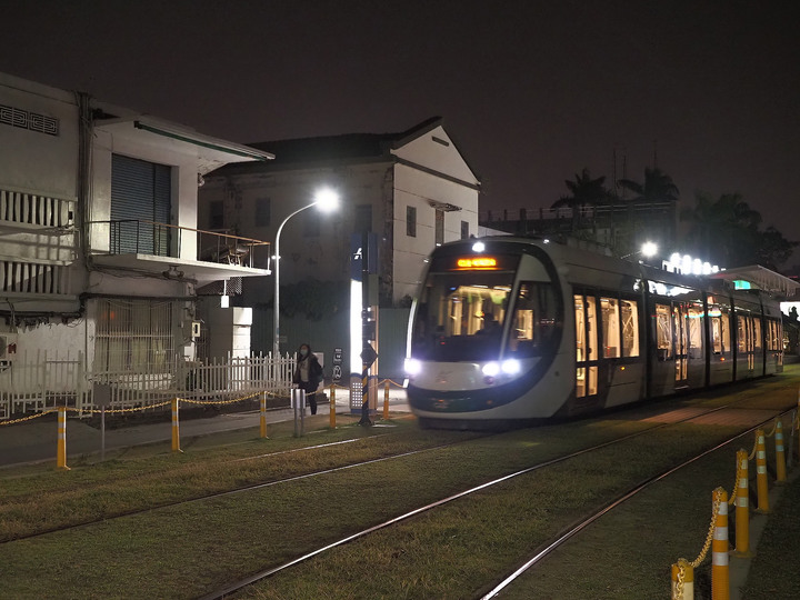 高雄市 鹽埕區 駁二特區之大義倉庫群、大勇倉庫群及棧二庫 — 高雄藝文景點散策