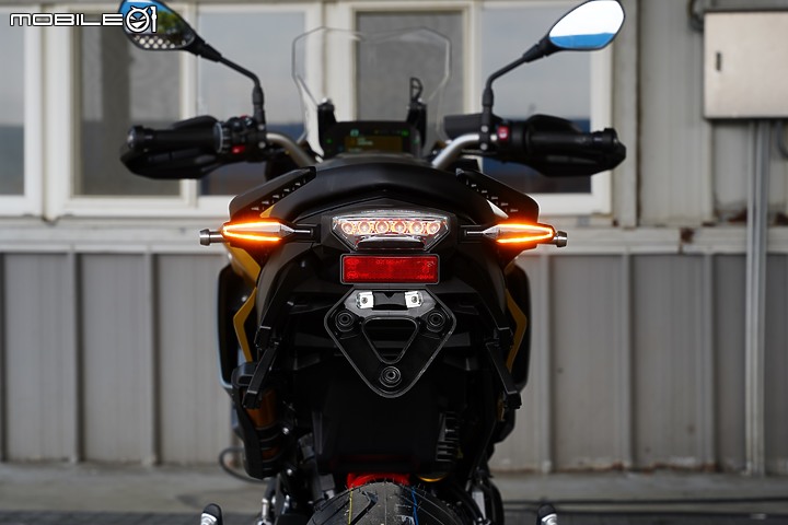 【開箱】BMW Motorrad F 900 XR 空運抵台 開木箱賞車！