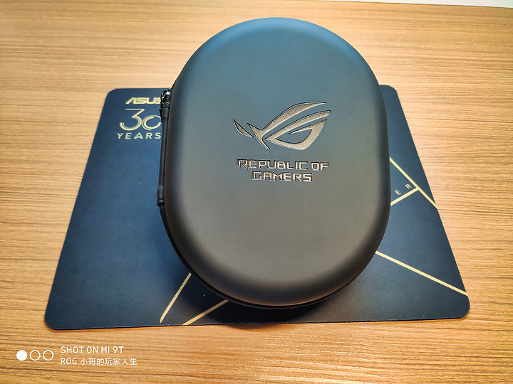 ROG STRIX GO 2.4 無線電競耳機 開箱介紹