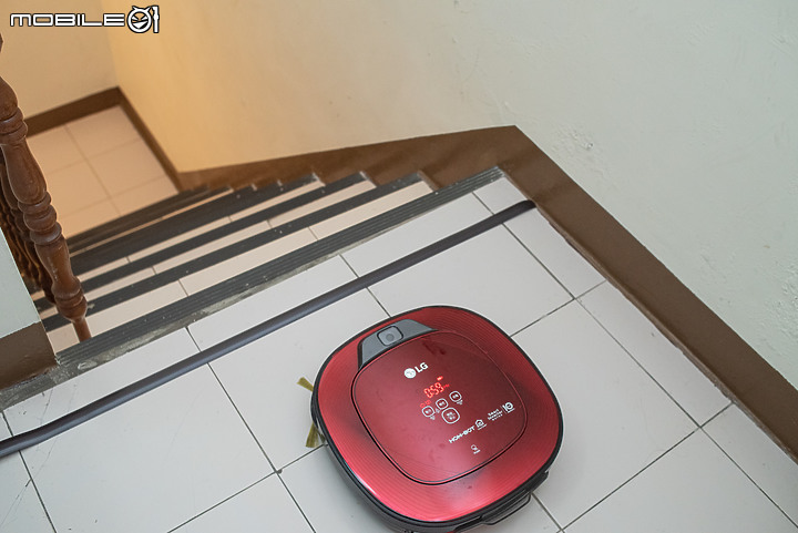 透天厝的打掃雙神器 ｜ LG 濕拖清潔機器人 & LG A9+濕拖無線吸塵器