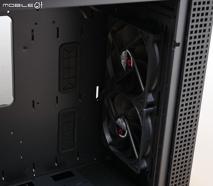 點我看大圖 車用防爆膜加持 BitFenix 火鳥 DAWN TG 黎明至尊 ATX 開箱