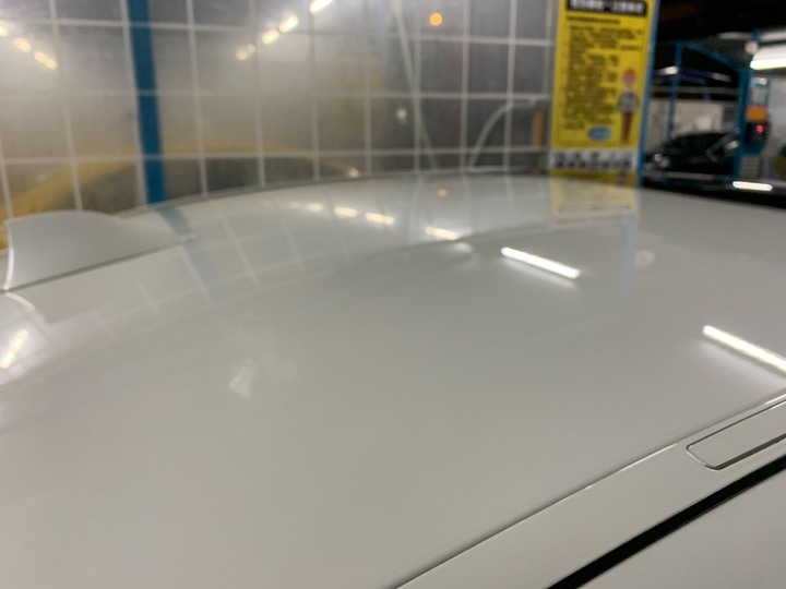 ［BMW 7系列］鍍膜分享 5年的白車鍍完還是一樣亮9