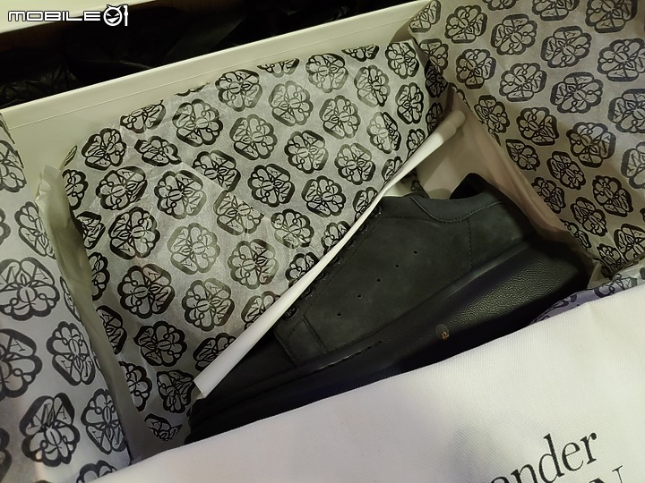 [開箱]  Mr. Porter ALEXANDER MCQUEEN Exaggerated-Sole Suede Sneakers