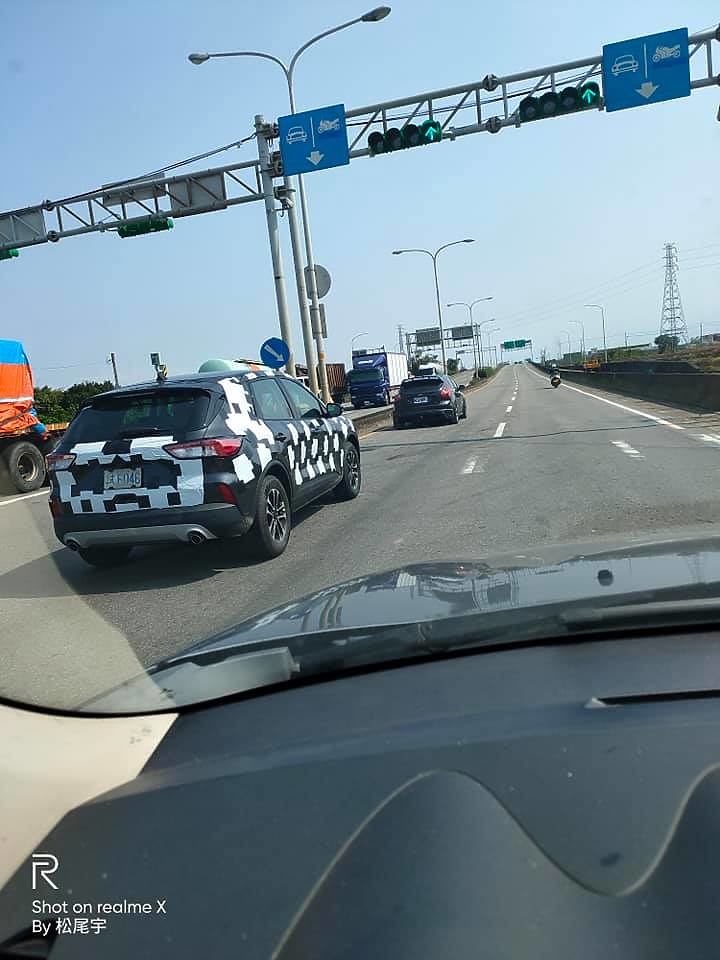 New KUGA 偽裝車 抓抓抓