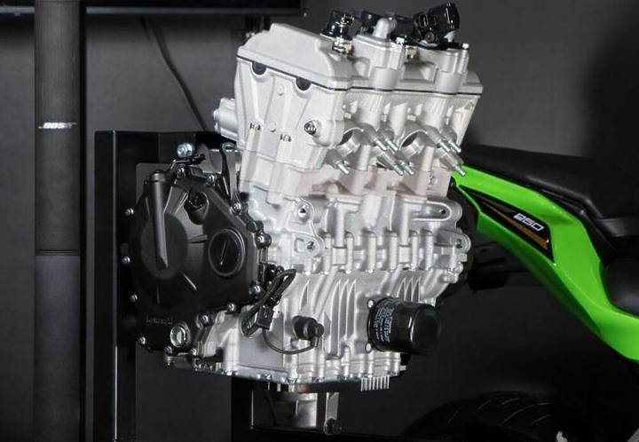 【海外快訊】Kawasaki ZX-25R 四缸小忍正式發表!四缸白牌戰鬥機器