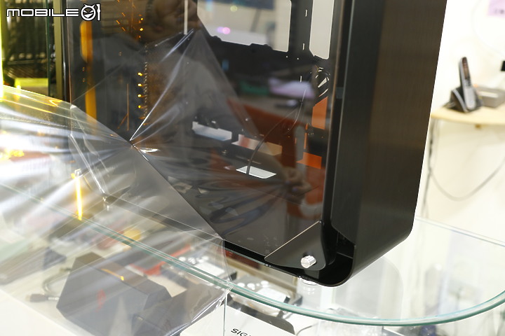 點我看大圖 【IN WIN 925】VS MSI X299 Creator_Water Cooling Midfield