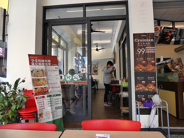 [住宿] 高雄市 三民區 奇異果快捷旅店-高雄車站店 – 高C/P值大空間的市區住宿點