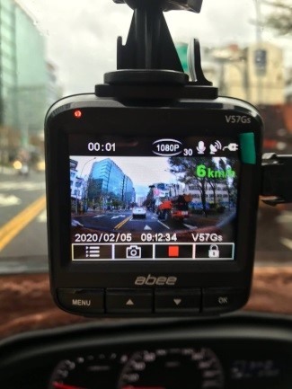 快譯通abee V57Gs 行車紀錄器開箱