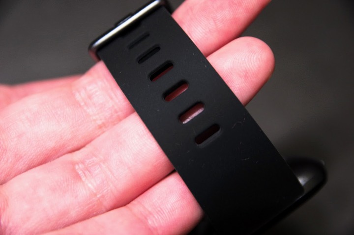 (不專業的開箱)FITBIT VERSA 2 智能運動手錶-行動支付與健康管理一錶到位!