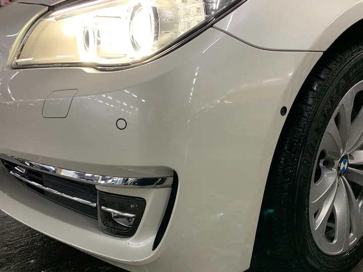 ［BMW 7系列］鍍膜分享 5年的白車鍍完還是一樣亮9