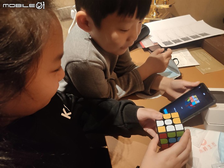 [分享]小米智能魔方 如何換電池呢!!!