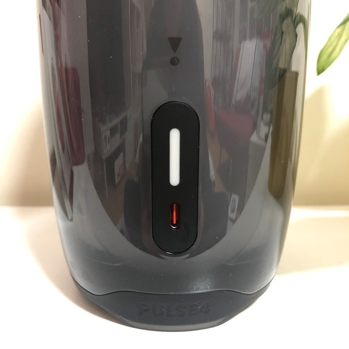 【開箱】JBL PULSE4攜帶式藍芽喇叭 HOLD住全場 最騷最美!