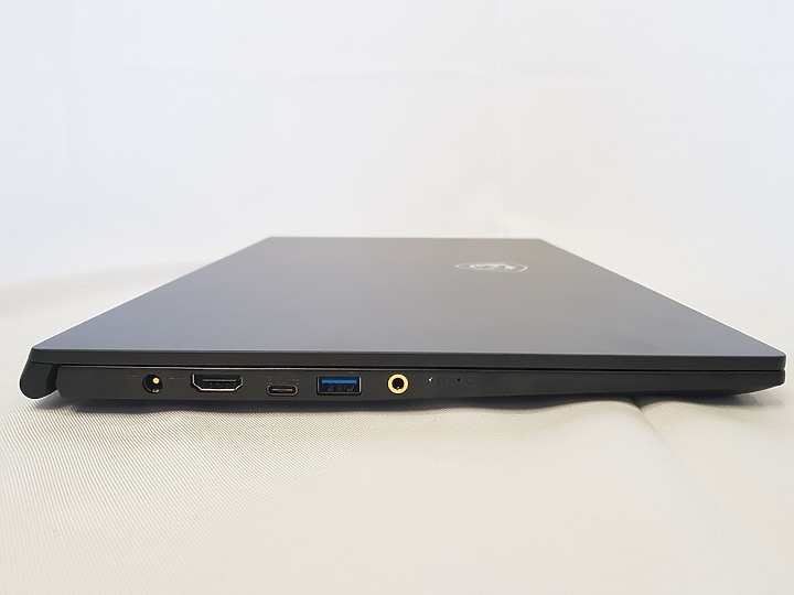 【小宅開箱】【簡測】MSI Modern 15 A10M 設計系愛用系列之一