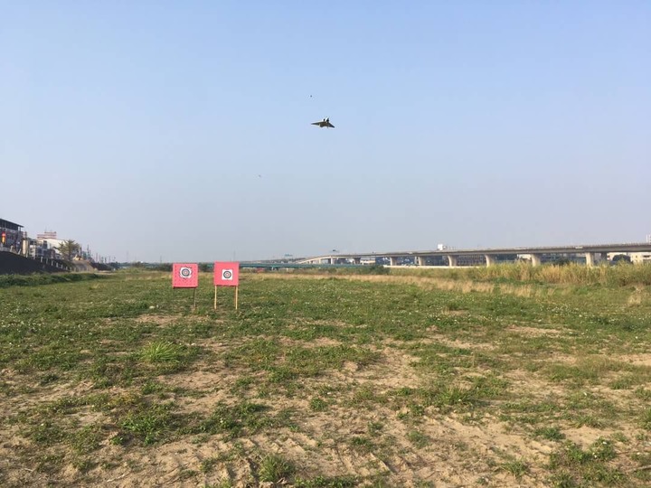 射箭 台中射箭 迪卡儂弓箭 大里飛場