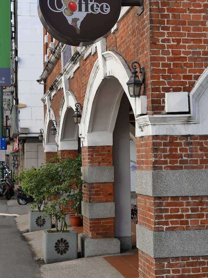 臺中市 中區 全安堂台灣太陽餅博物館+株式會社彰化銀行本店 — 傳統臺中名產、百年老屋與老銀行的匯集