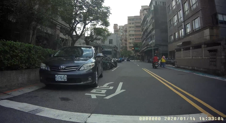 這一知識水準號稱極高之 一家人 的33輛車在文山木柵相關地區違規 真夠敢!!!