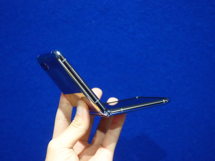 SAMSUNG Galaxy Z Flip