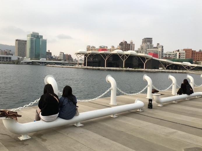 高 雄 苓 雅 廟 口 美 食 巡 禮 騎