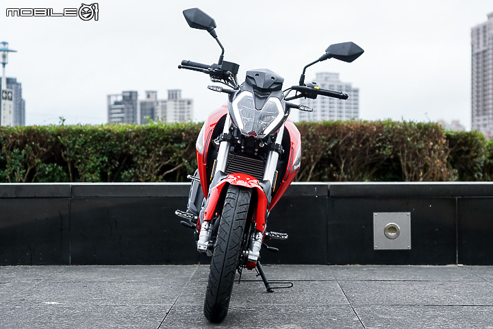 Benelli 125S 試駕 規格滿載樂趣十足