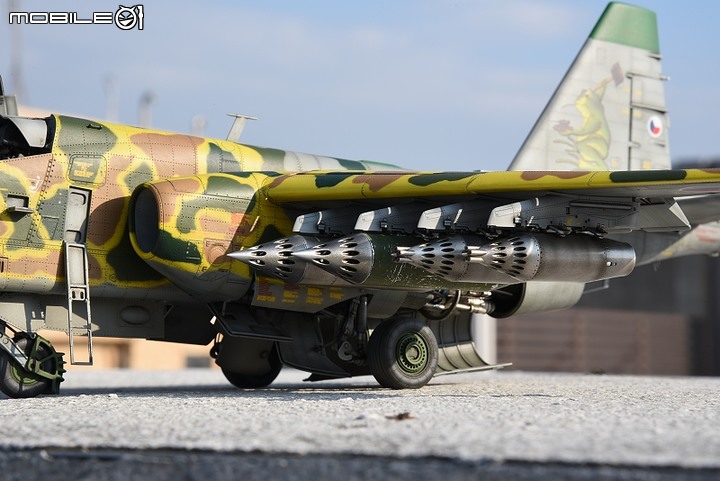 Trumpeter 1/32 Su-25 青蛙打戰車