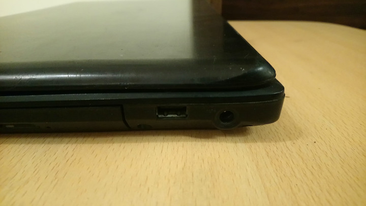 不知名的Lenovo筆電，請協助告知電源供應器型號