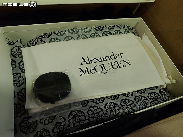 [開箱]  Mr. Porter ALEXANDER MCQUEEN Exaggerated-Sole Suede Sneakers