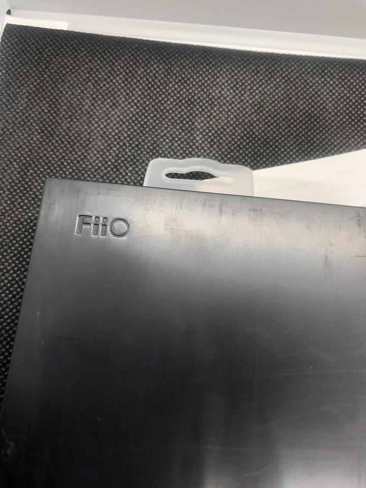【宅評測】Fiio BTR5 藍牙耳擴 開箱體驗~小孩才做選擇,方便與音質我全都要,讓你有線便無線的藍牙音源接收器