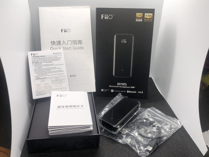 【宅評測】Fiio BTR5 藍牙耳擴 開箱體驗~小孩才做選擇,方便與音質我全都要,讓你有線便無線的藍牙音源接收器