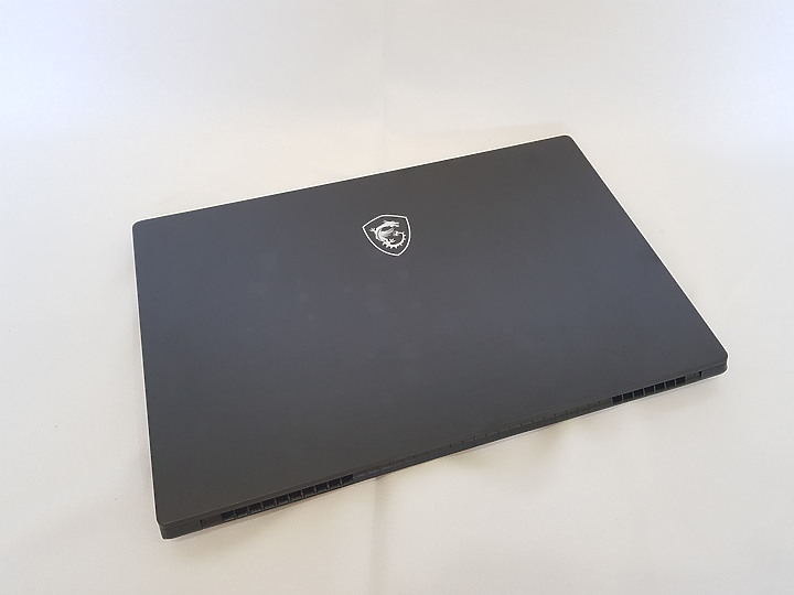 【小宅開箱】【簡測】MSI Modern 15 A10M 設計系愛用系列之一