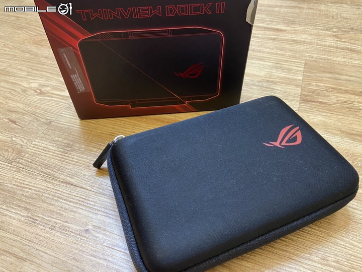 點我看大圖 ROG Phone II TwinView Dock 雙螢幕基座微開箱
