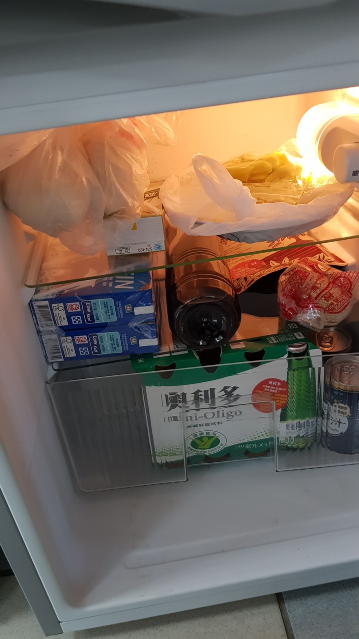 不知道有其他方法可以處理同事的習慣差(這算公審)