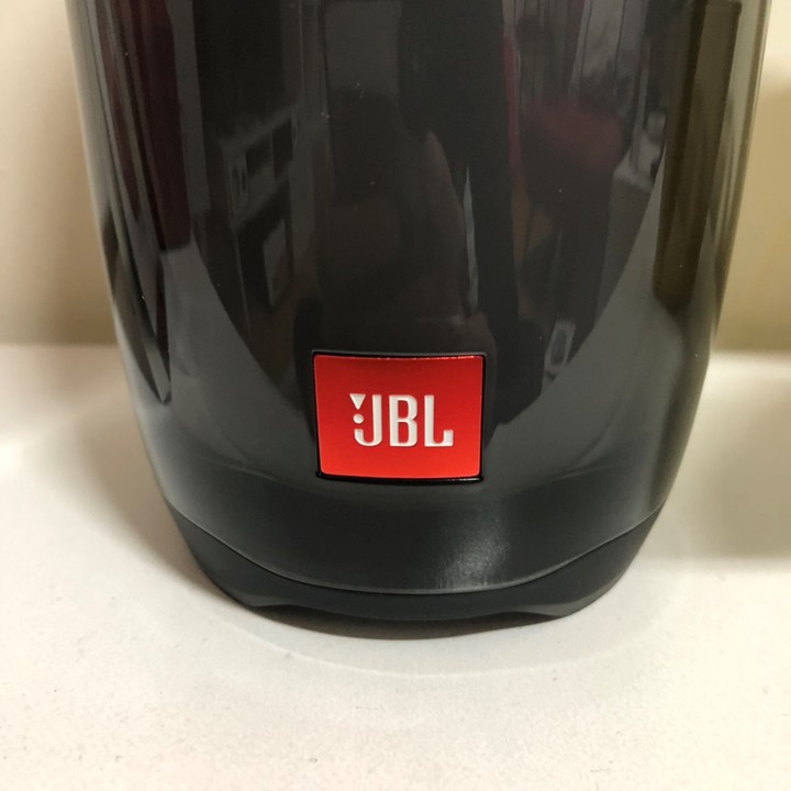 【開箱】JBL PULSE4攜帶式藍芽喇叭 HOLD住全場 最騷最美!