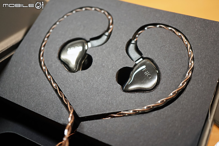 平價與圈鐵的最佳平衡 - FiiO FH1S 雙單體耳機 開箱&音質評測