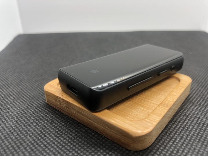 【宅評測】Fiio BTR5 藍牙耳擴 開箱體驗~小孩才做選擇,方便與音質我全都要,讓你有線便無線的藍牙音源接收器