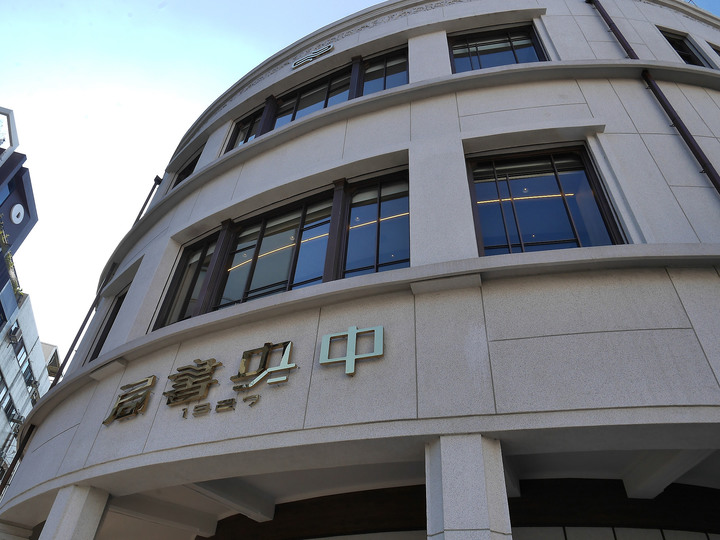 臺中市 中區 中央書局 — 穿越21年時光，再度重新的日治時期老書局