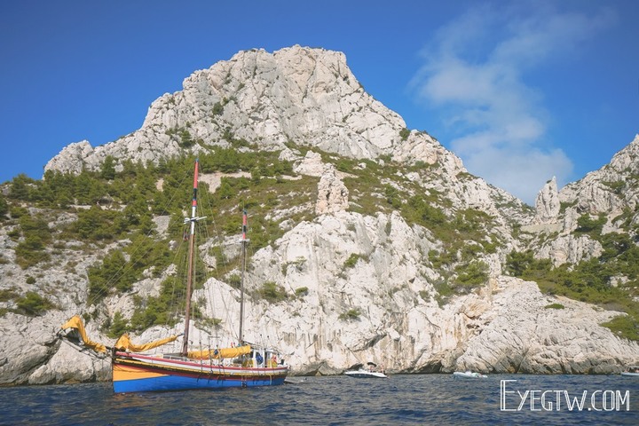 南法｜馬賽Marseille｜Calanques de Marseille卡朗格國家公園｜峽灣健行｜隱密的美麗沙灘