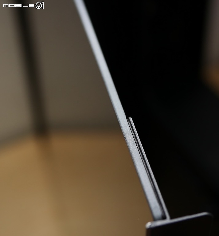 點我看大圖 車用防爆膜加持 BitFenix 火鳥 DAWN TG 黎明至尊 ATX 開箱