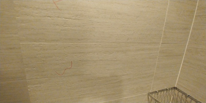 三年多的新屋沒入住浴室瓷磚脫落
