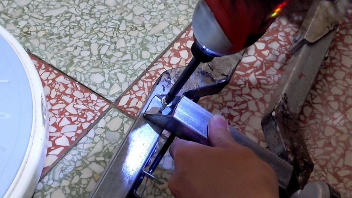 【DIY】把普通滑板車改成電動滑板車