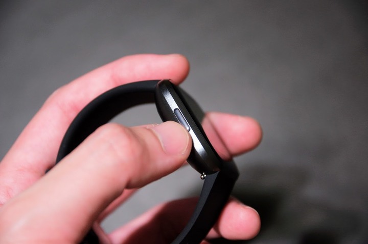 (不專業的開箱)FITBIT VERSA 2 智能運動手錶-行動支付與健康管理一錶到位!