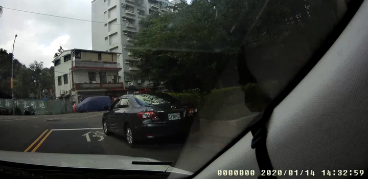 這一知識水準號稱極高之 一家人 的33輛車在文山木柵相關地區違規 真夠敢!!!
