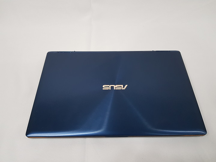【小宅開箱】【簡測】ASUS ZenBook Flip UX362FA 360度。無能擊敗的美學