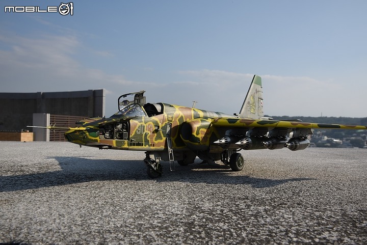 Trumpeter 1/32 Su-25 青蛙打戰車