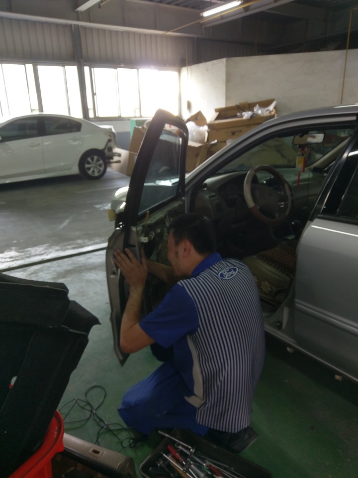99年 Tierra 1.8 ghia 21歲的生日禮物~（單元２全車鈑烤-原廠篇）
