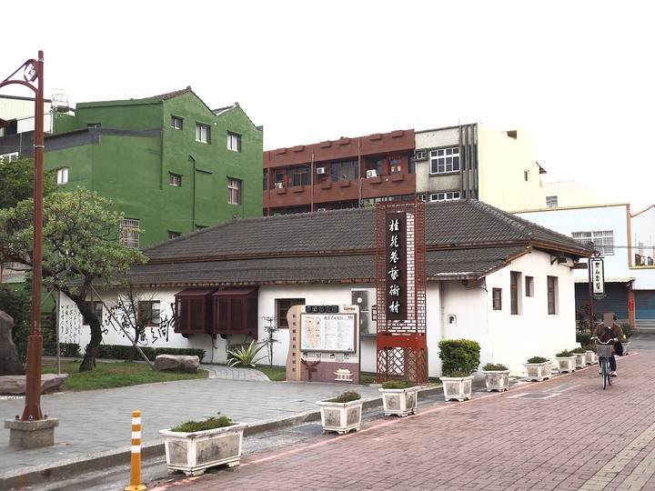 彰化 鹿港 桂花巷藝術村 — 融合日式宿舍與彩繪,好玩又好拍,逛老街以外的另一選擇