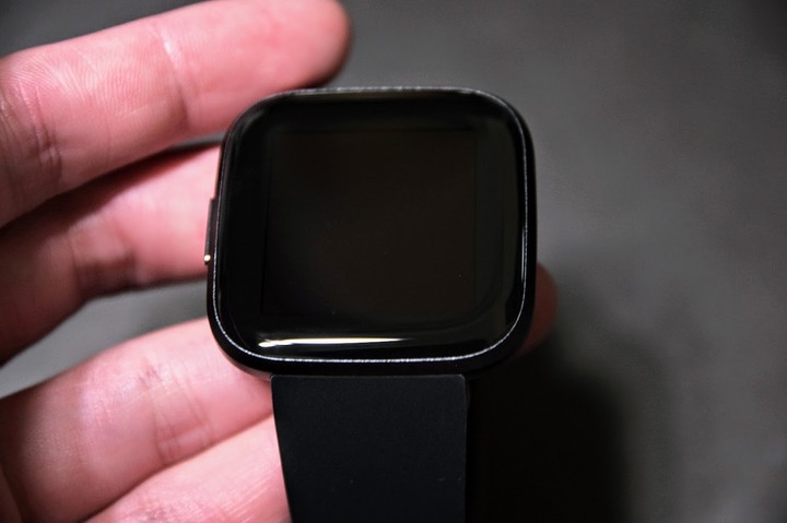 (不專業的開箱)FITBIT VERSA 2 智能運動手錶-行動支付與健康管理一錶到位!