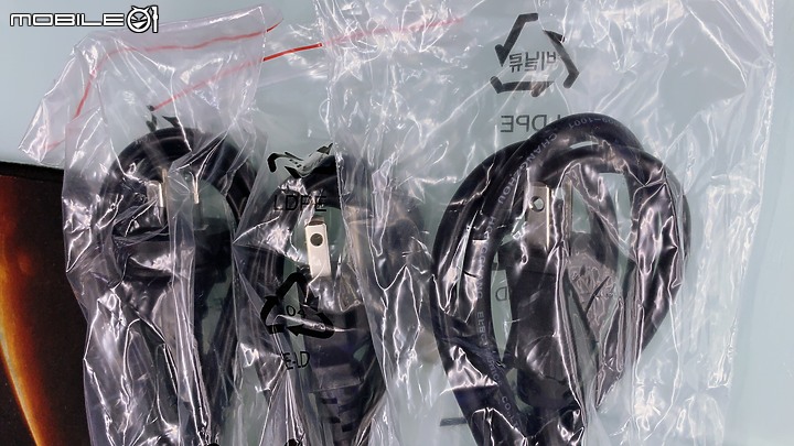 GIGABYTE技嘉 AORUS CV27Q 2K RGB曲面電競顯示器!不專業開箱圖多!