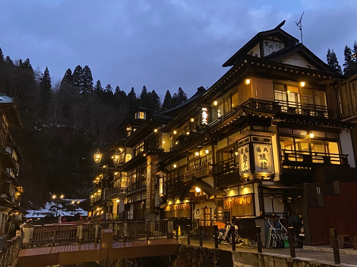 【日本東北】利用東日本鐵道周遊券玩遍東北地區，前往絕美銀山溫泉與藏王樹冰