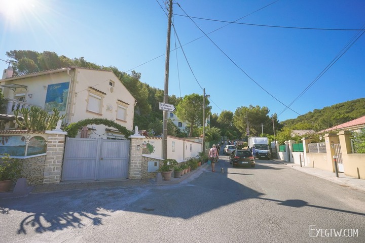 南法｜馬賽Marseille｜Calanques de Marseille卡朗格國家公園｜峽灣健行｜隱密的美麗沙灘