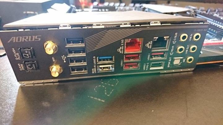 技嘉 X570 AORUS MASTER簡易開箱評測